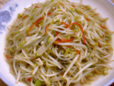 豆芽一下锅就出汤汤水水?洗完别急着直接炒