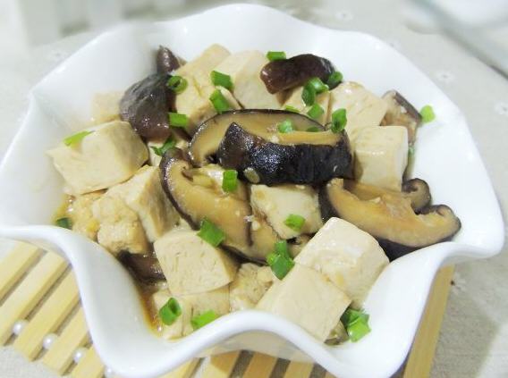 香菇炖豆腐图片