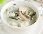 海带豆腐蘑菇汤