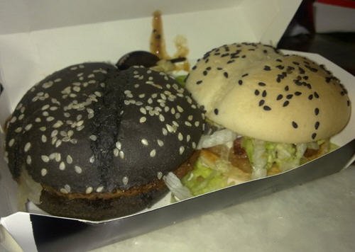 麦当劳黑白汉堡图片