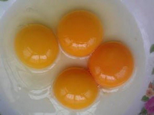 蛋黄颜色深的就是土鸡蛋吗