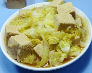 冻豆腐煮圆白菜