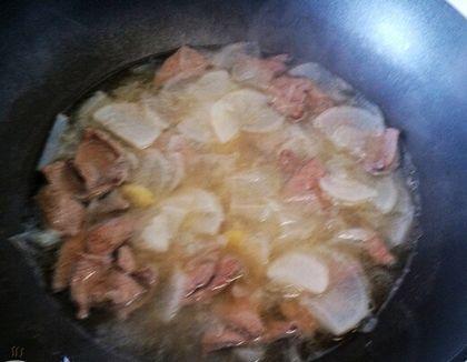 萝卜猪肝汤