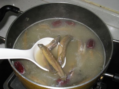 红枣泥鳅汤
