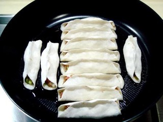 【2011年菜展】京城话美食，地道北京味儿“锅贴”的做法步骤：10