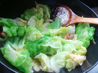 【湘菜】--干锅手撕包菜的做法步骤：15