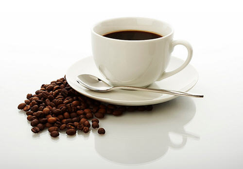 咖啡香可以助眠睡，晚餐后来杯香醇的咖啡最有效