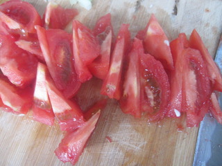 西红柿炒大头菜的做法步骤：1