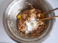 丝瓜丸子汤的做法步骤3
