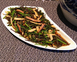 三丝炒蕨菜