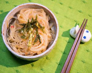 韩式凉拌冬粉豆芽菜