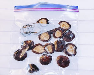 浸泡过的香菇冷冻保存法(可以直接使用)