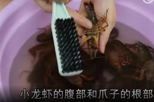 龙虾怎么洗简单又干净方法和窍门图解9