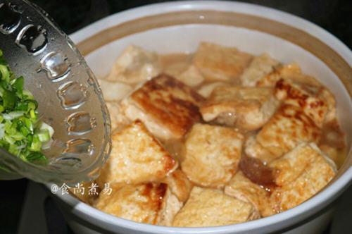鸡汤炖豆腐的家常做法3