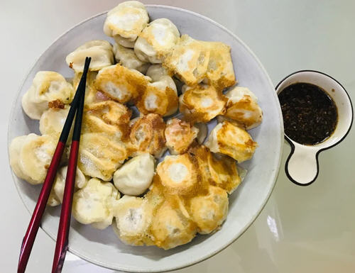 冷冻水饺做冰花煎饺1