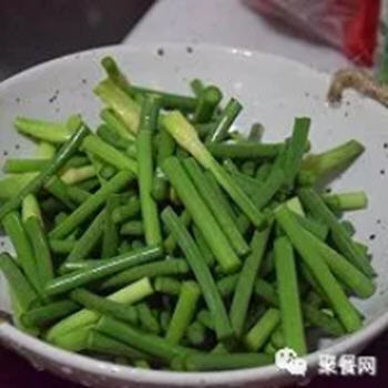 蒜苔炒肉家常简单做法3