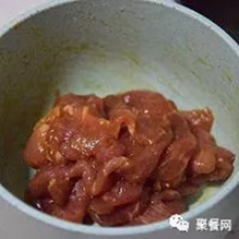 蒜苔炒肉家常简单做法1