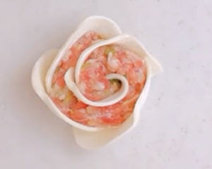 用饺子皮和肉做的玫瑰花煎饺