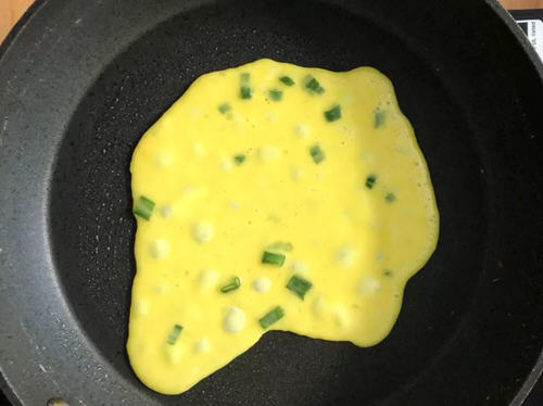 鸡蛋饼制作方法及配料图解4