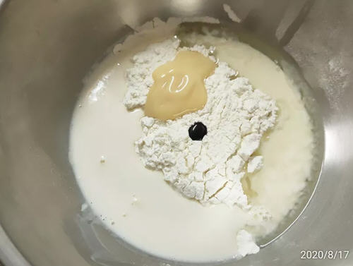香草牛奶杯子蛋糕(低油低糖版)5