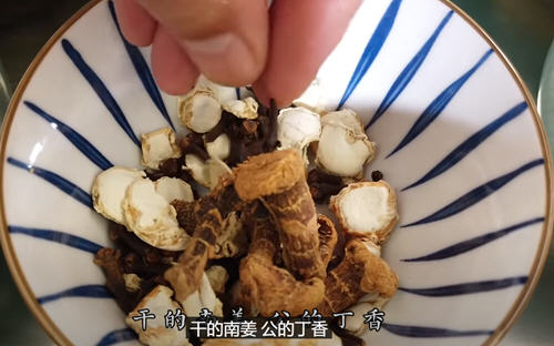 老饭骨麻辣脱骨鸡13