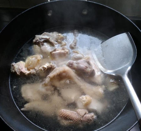 清炖鸡汤的正确方法4