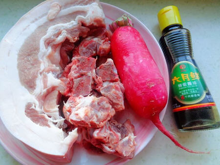 红皮萝卜炖猪肉简单做法12